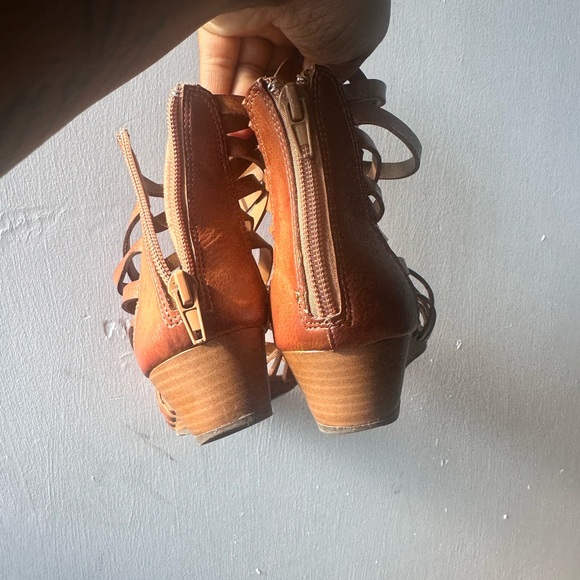 American Eagle - Picture 3 of 4